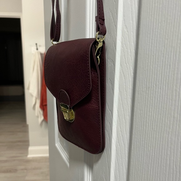 H&M Crossbody. - Picture 2 of 6